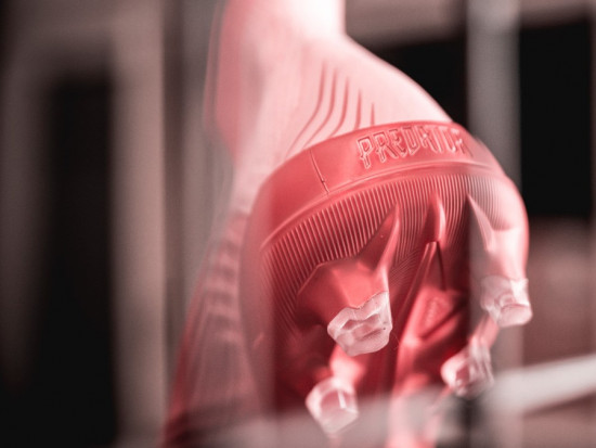 adidas predator rosa spectral mode.jpg